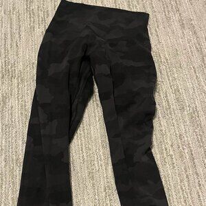 Lululemon Black Camo 23" Crop Leggings Size 4
